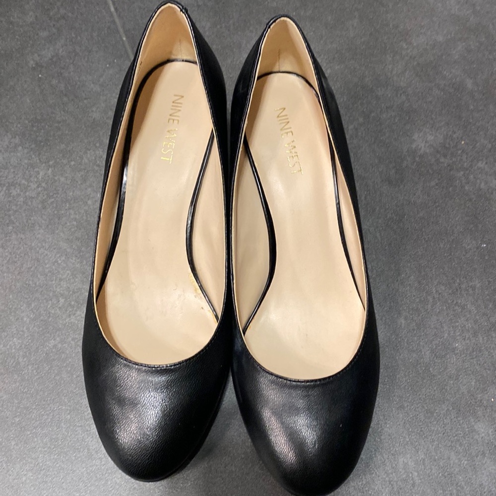 Nine West black wedge pumps size 7